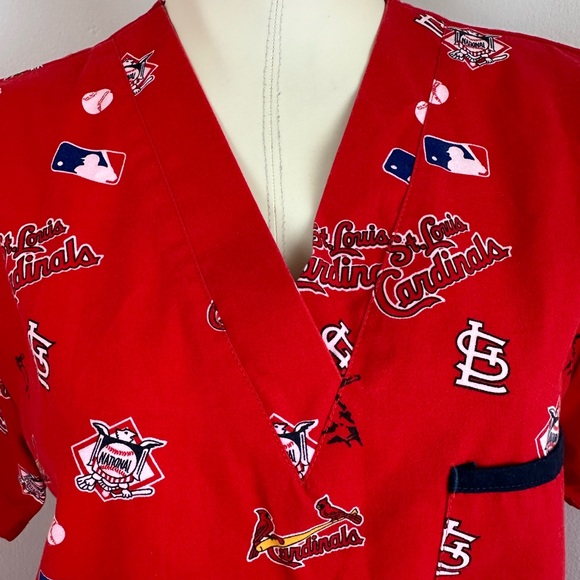 MLB St. Louis Cardinals Baseball Red Scrubs Top | Size Small - Picture 3 of 11